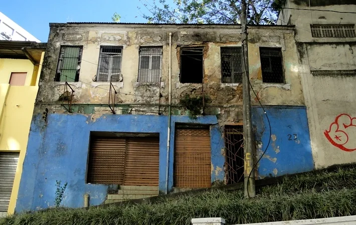 Prédios abandonados no Centro de Vitória poderão ser utilizados para programas de habitação