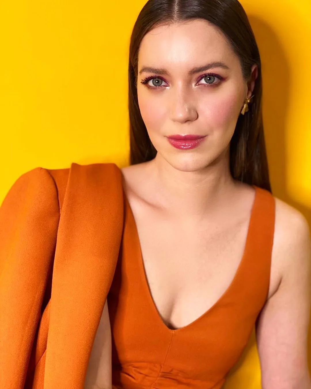 Nathalia Dill diz que quer ficar um ano afastada da TV para cuidar da filha