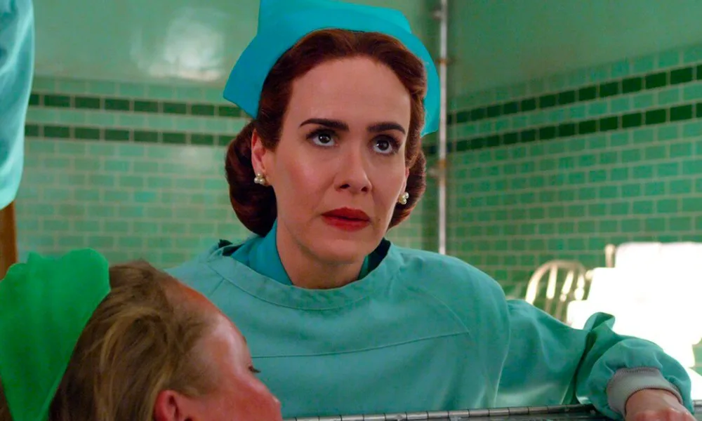 Sarah Paulson vive a enfermeira Ratched em nova série da Netflix