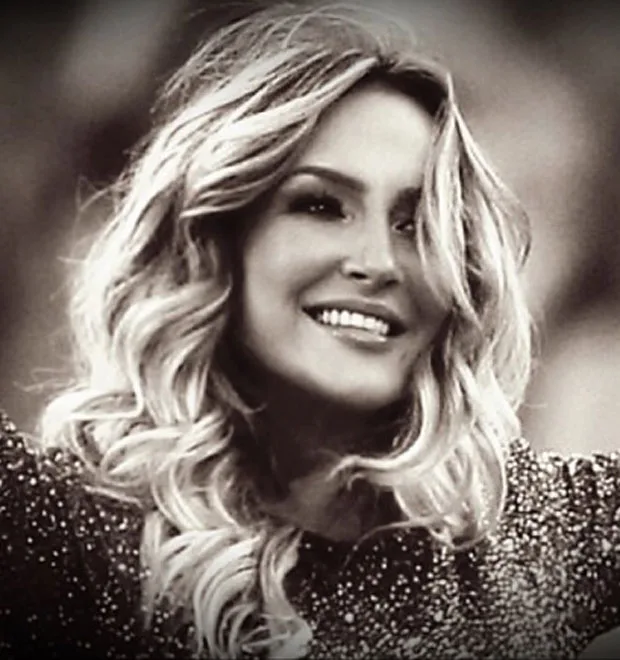 Claudia Leitte é convidada para ser rainha de bateria de escola de samba carioca