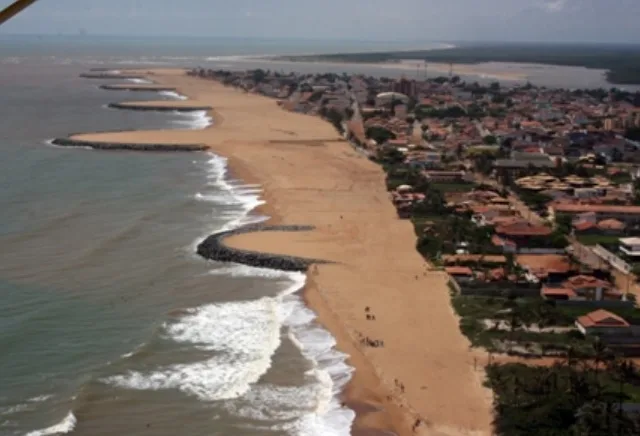 Suposto tubarão é avistado em praia de Conceição da Barra