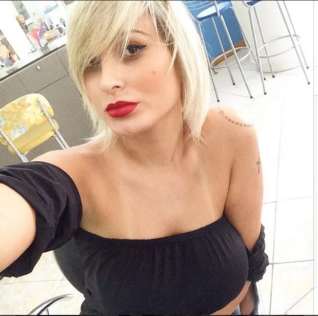 Andressa Urach é disputada por Programas de TV para entrevista