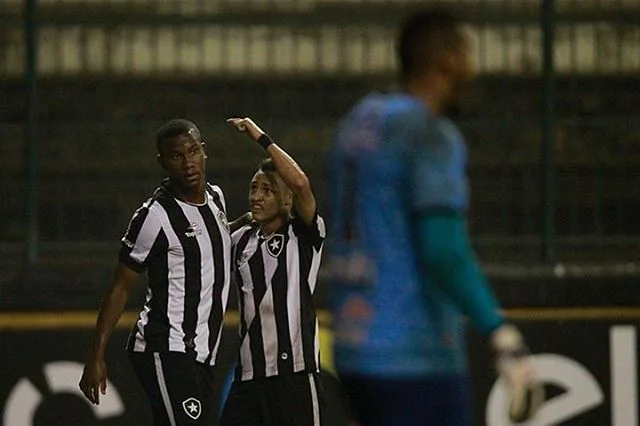 Diante de 377 torcedores, Botafogo vence Juazeirense e avança na Copa do Brasil