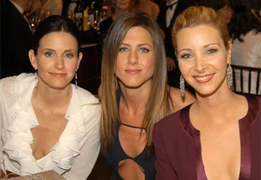 Courteney Cox celebra aniversário ao lado de Jennifer Aniston e Lisa Kudrow