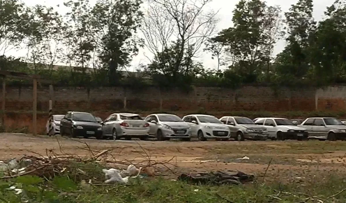 Assaltantes são presos ao tentar furtar carros apreendidos pela PC em Cariacica