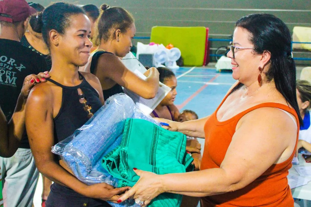 Cras de Linhares faz mutirão para prestar assistência às famílias desabrigadas com a cheia do Rio Doce