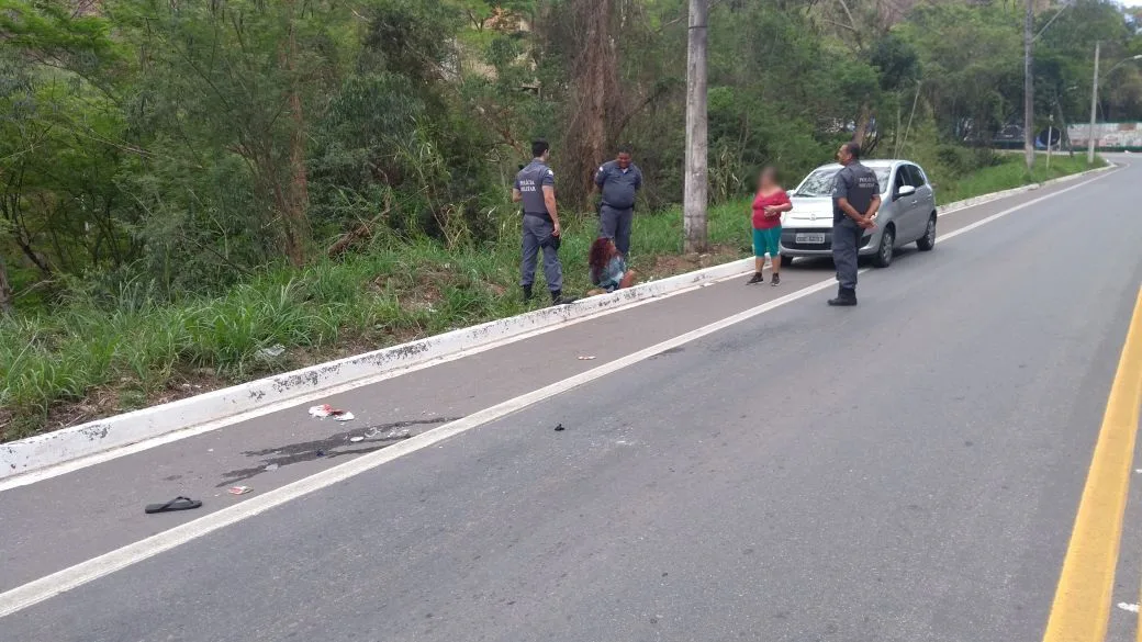 Mulher sai da cadeia e tenta assaltar idosa em rodovia em Alegre