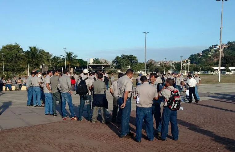 Funcionários da Samarco realizam manifestação em Vitória