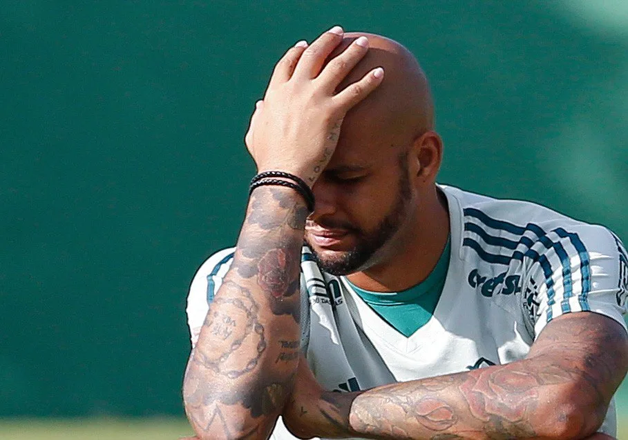 Mattos confirma saída de Felipe Melo e diz que Palmeiras não vai facilitar venda