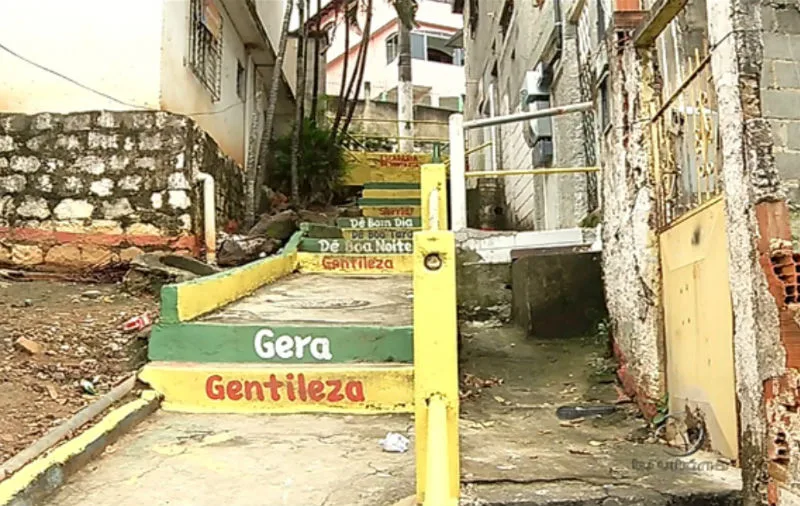 Dois jovens são baleados durante tiroteio no Morro dos Alagoanos em Vitória