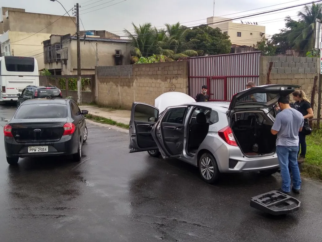 Suposto carro usado por criminosos para assalto em shopping é apreendido em Vila Velha