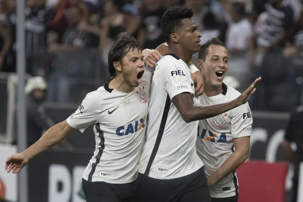 Carille deixa Jô, Maycon e Jadson fora de jogo na Colômbia pela Sul-Americana