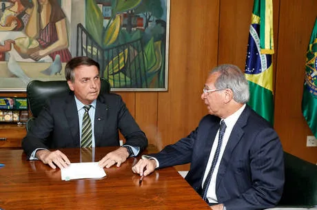 Bolsonaro se reúne com ministros para discutir auxílio e Renda Brasil