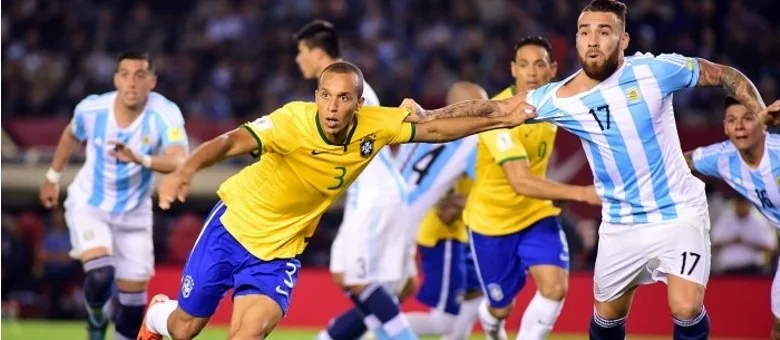 Brasil joga mal, mas arranca empate com desfalcada Argentina em Buenos Aires