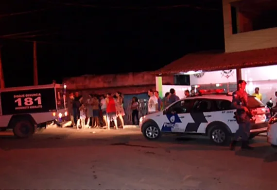 Homem é morto a tiros enquanto cortava o cabelo em barbearia de Cariacica