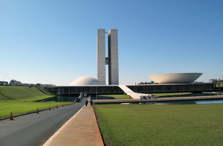 Proposta de teto para gastos pode se arrastar no Congresso