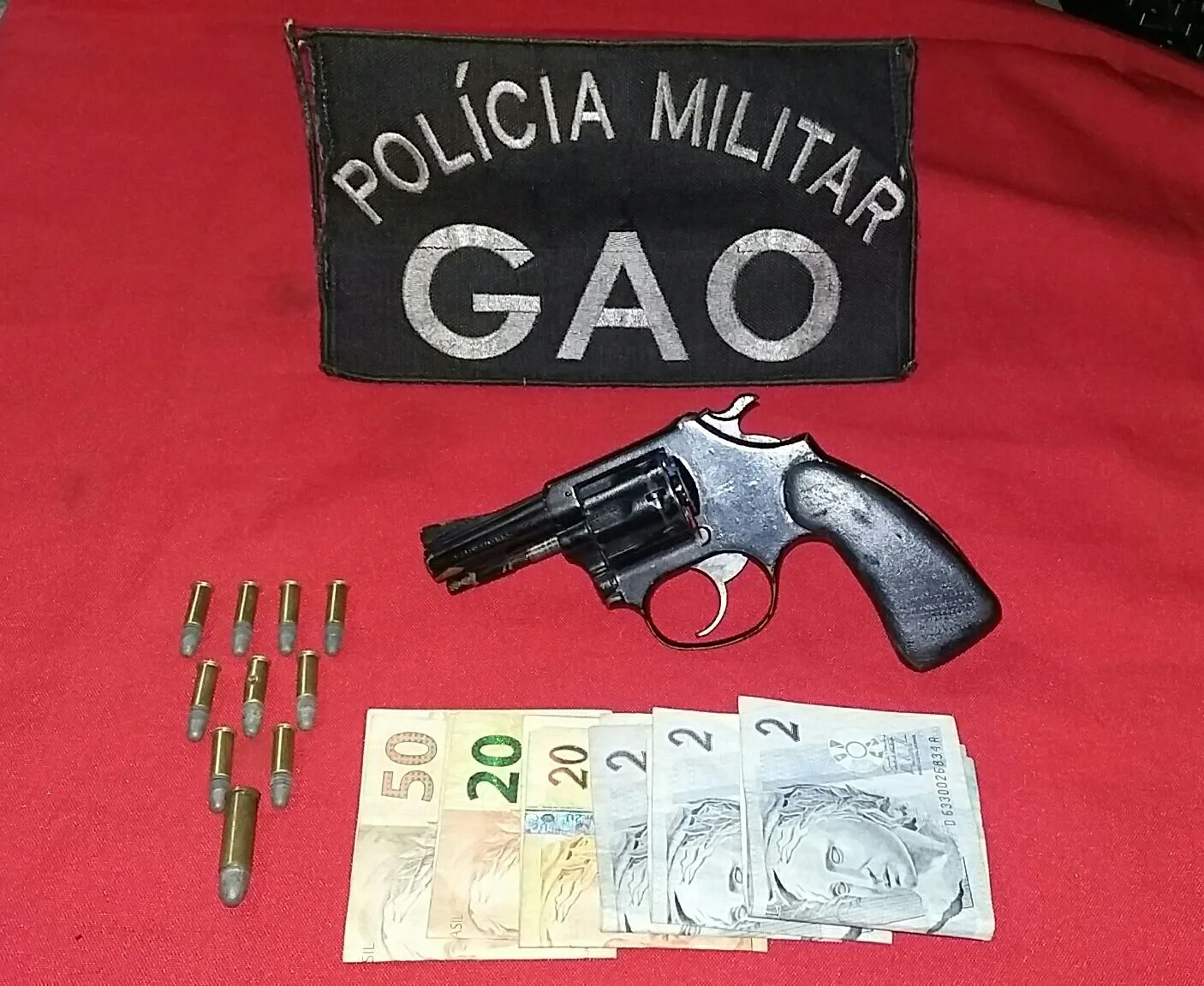 Preso rapaz que ostentava arma e carro de luxo em Cachoeiro de Itapemirim