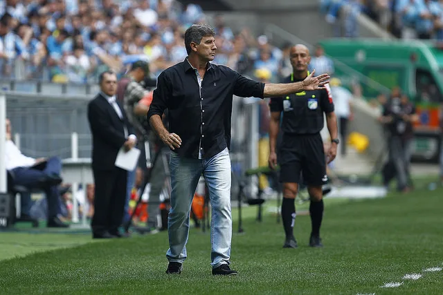 Renato celebra vaga do Grêmio e explica: 'Jogamos 180 minutos, o Cruzeiro só 90'