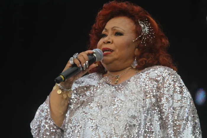 Alcione cancela show após morte do sobrinho e músico, Pepenco