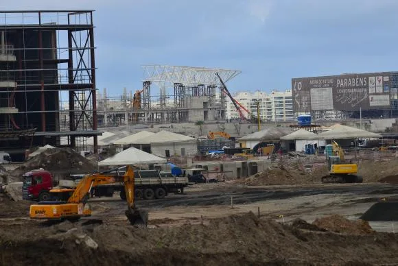 TCU vê 'irregularidades graves' em 94 obras do governo federal