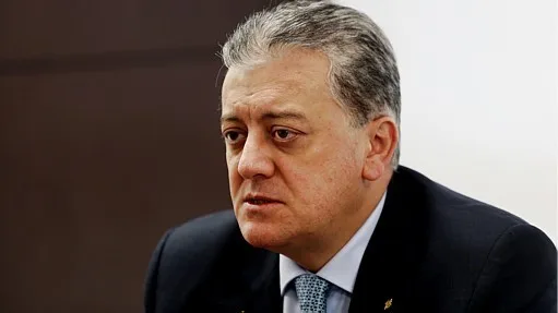 Presidente da Petrobras pede desculpas pelos “malfeitos” na empresa