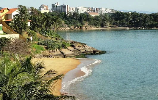 Adolescente morre afogado na praia da Ilha do Frade em Vitória