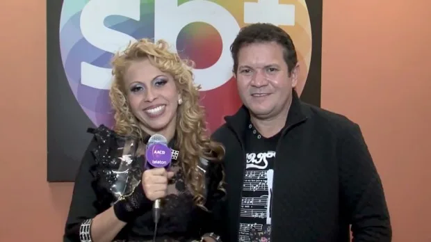 Em vídeo, Joelma não esconde desconforto de estar ao lado de Chimbinha durante gravação de TV