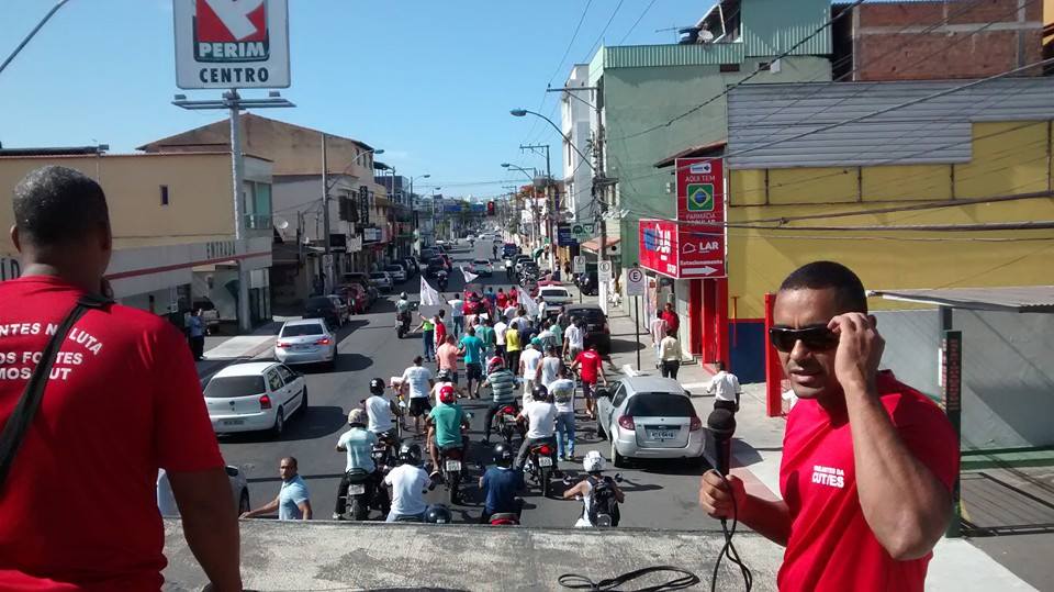 Vigilantes realizam protesto em Vila Velha