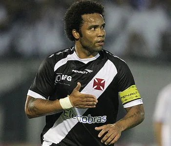 Carlos Alberto cobra dívida de R$ 2 milhões ao Vasco na Justiça