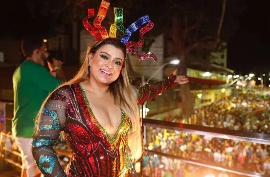 Preta Gil anima noite no Carnaval de Salvador