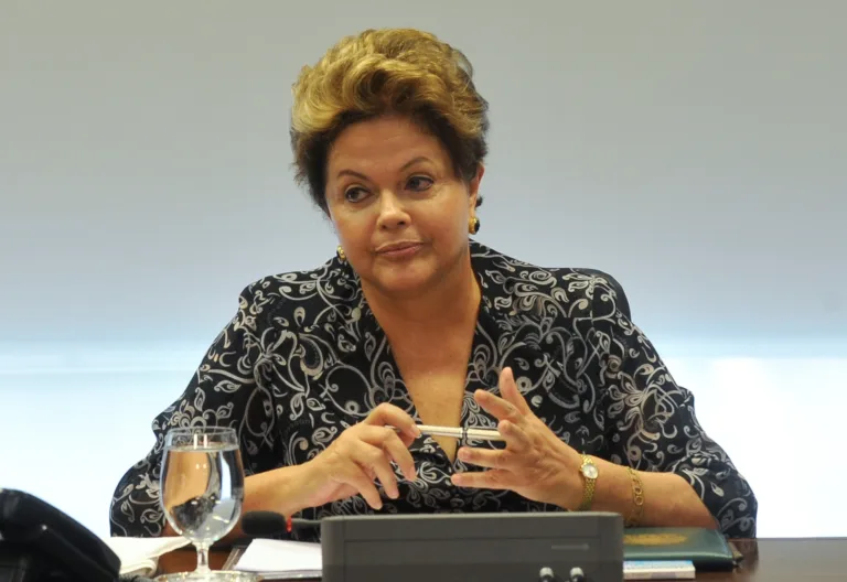 Defesa de Dilma afirma que TSE extrapolou objeto da denúncia ao ouvir delatores