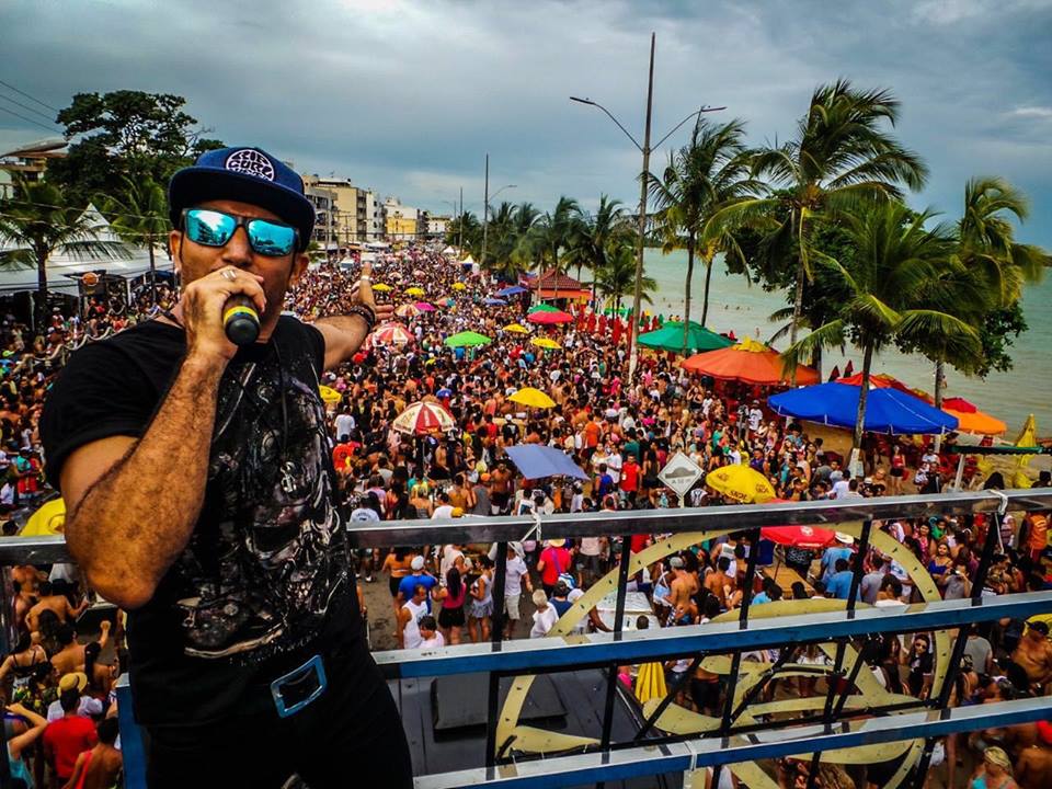 Conhecido como "Rei de Piúma", Beto Kauê lamenta cancelamento do carnaval no município