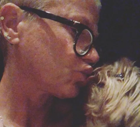 Xuxa Meneghel posta texto emocionante após morte de cão