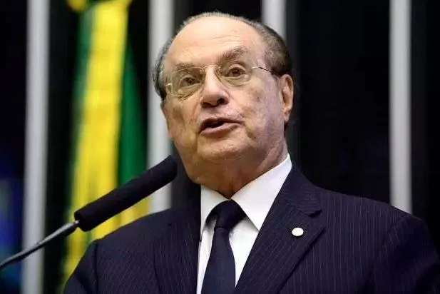 Paulo Maluf é internado em São Paulo com pneumonia