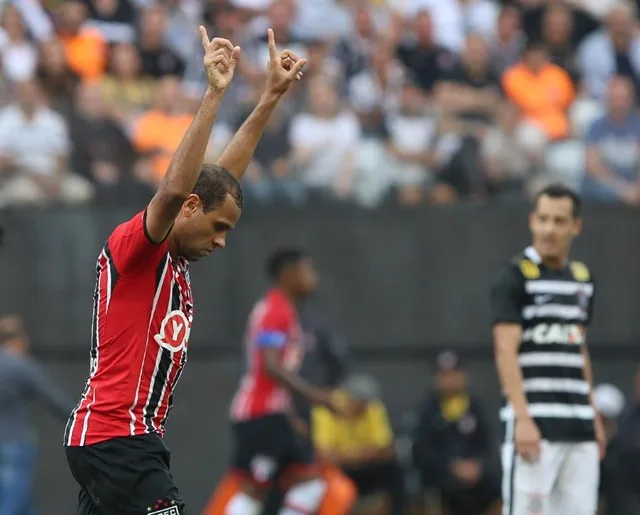 Jogadores do São Paulo admitem vergonha e pedem desculpas após goleada