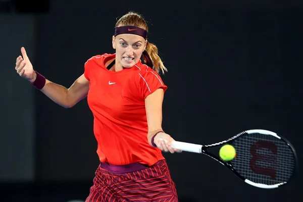 Petra Kvitova vence número 1 do mundo e avança à final do Torneio de Doha