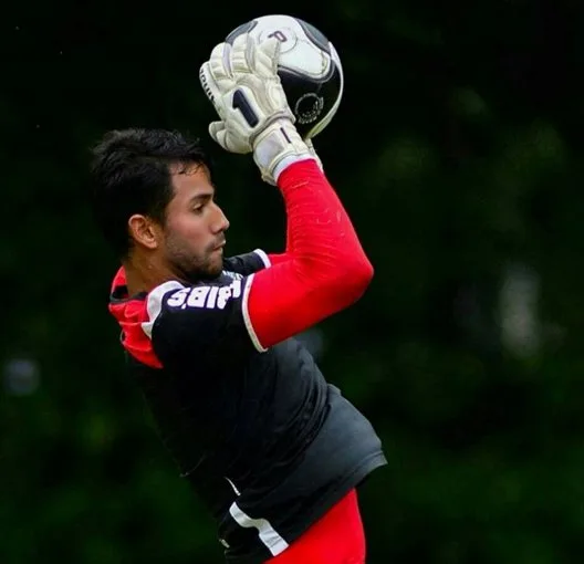 São Paulo volta aos treinos com Renan Ribeiro e Léo disputando posição no gol