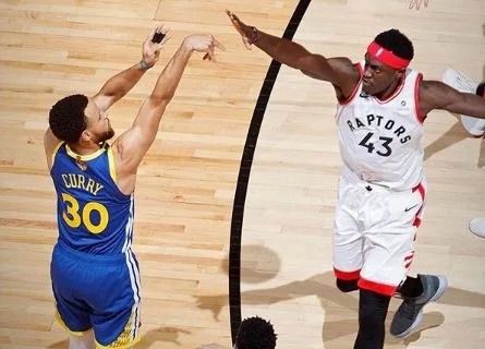 Warriors vencem Raptors no Canadá e seguem vivos na final da NBA