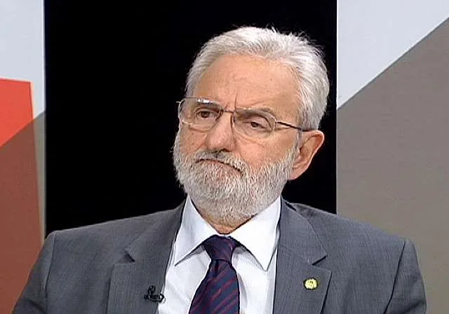 Preguiça da CPI da Petrobras espanta, diz deputado