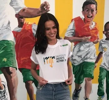 Bruna Marquezine visita o Instituto Neymar Jr., na Praia Grande, em São Paulo