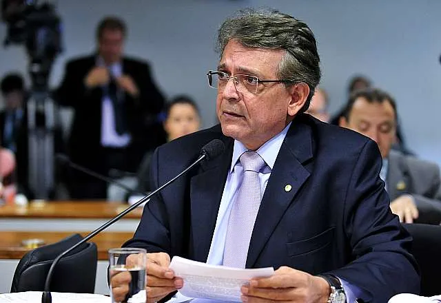 Líder do DEM defende obstrução a votações na Câmara até março