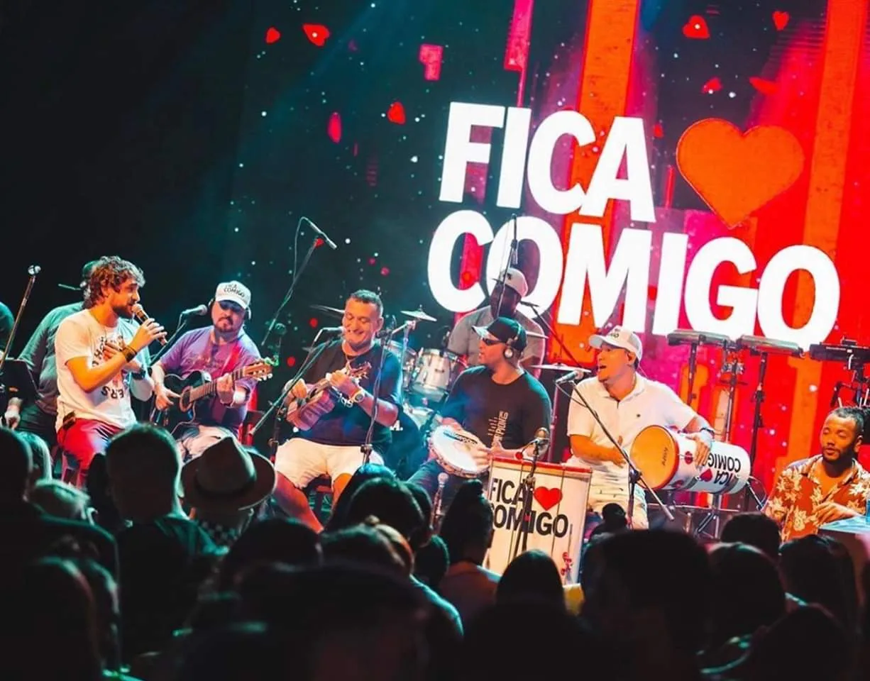 Bloco carioca 'Fica Comigo' se apresenta na Praia do Canto no próximo sábado