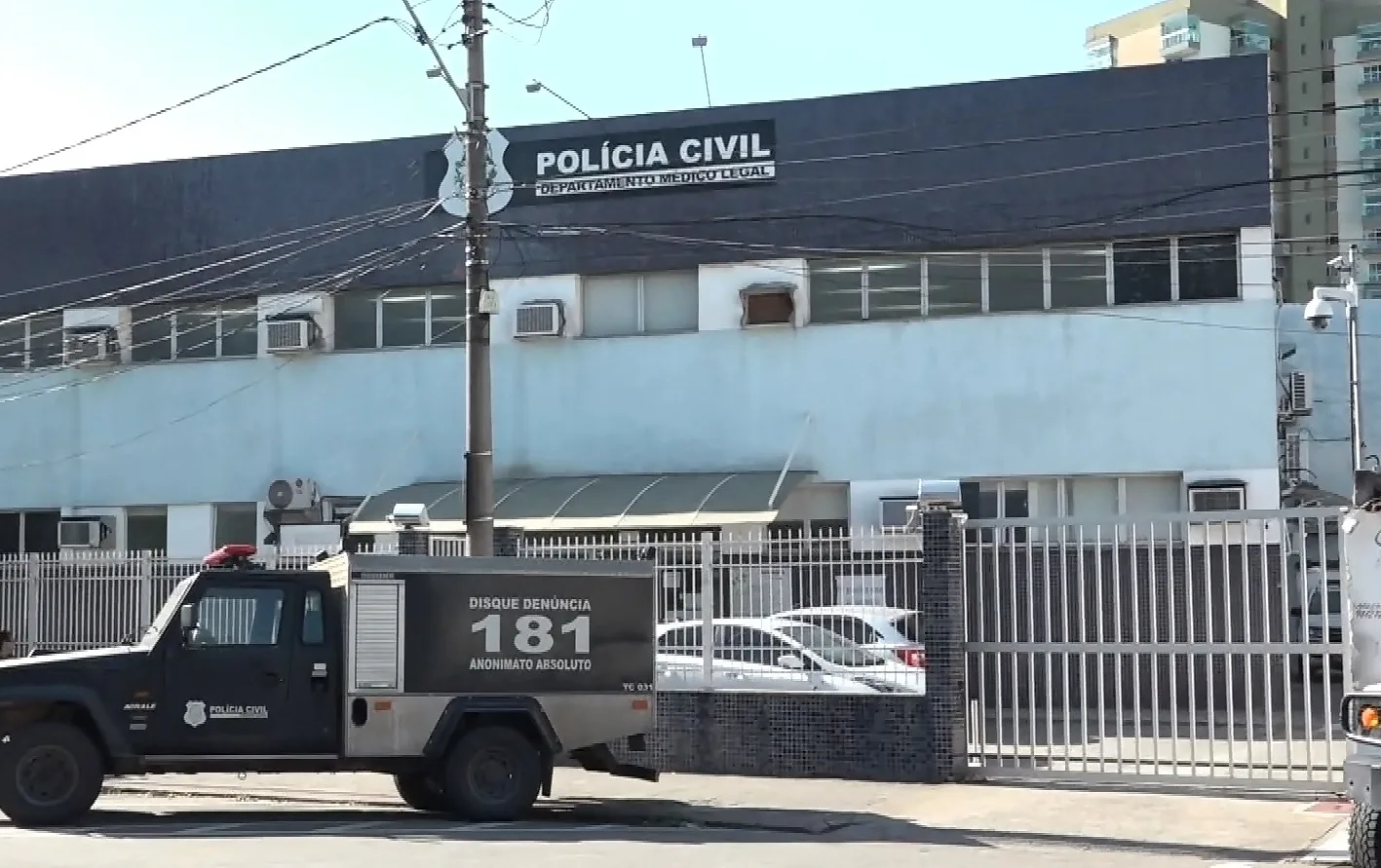 Criminosos encapuzados invadem casa em Cariacica e deixam um morto e um ferido