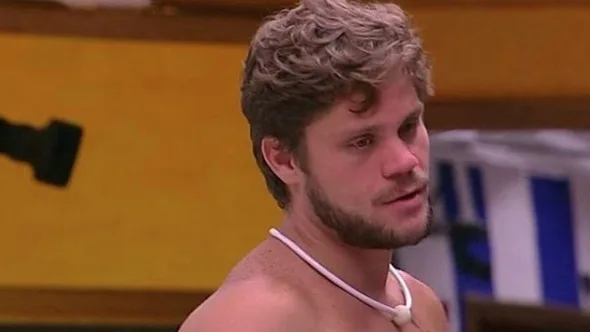 Após eliminação no BBB, Breno admite que continuaria ficando com Ana Clara se não fosse Ayrton