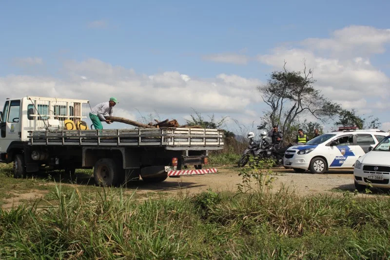 Apreensão de três pessoas após crime ambiental em Concha D’Ostra, Guarapari