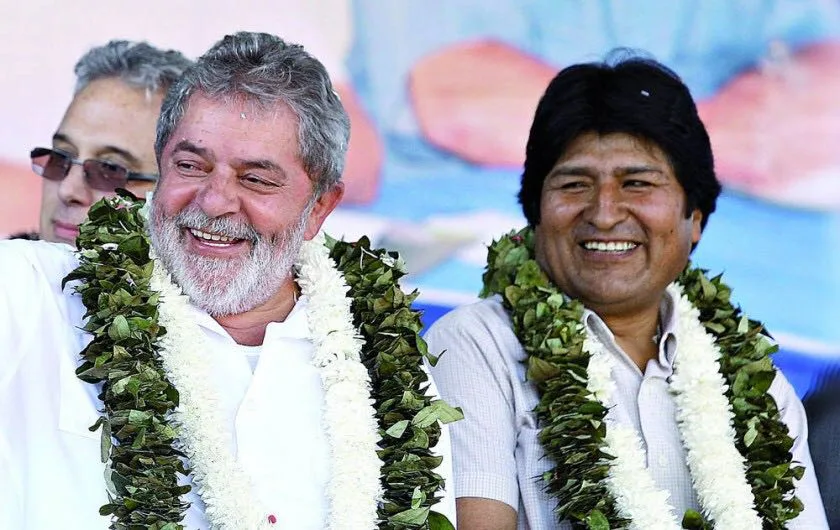 Antes de encontro com Temer, Evo Morales parabeniza e posta foto com Lula