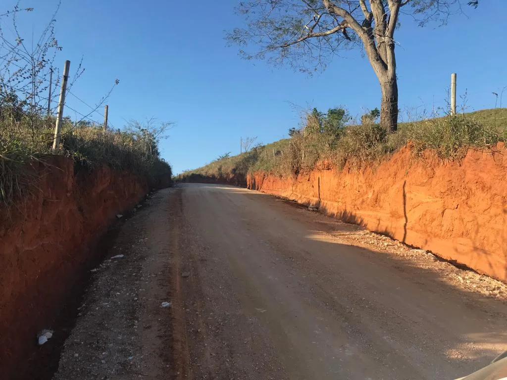 Mais estradas rurais são contempladas com obras de manutenção em Cachoeiro