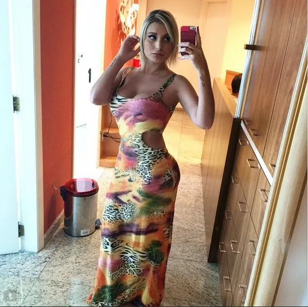 Andressa Urach diz que pensou em cortar os dedos dos pés para calçar número menor