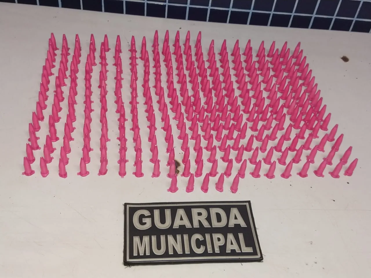 Guarda Municipal apreende mais de 300 pinos de cocaína, mas suspeitos são liberados em Vila Velha