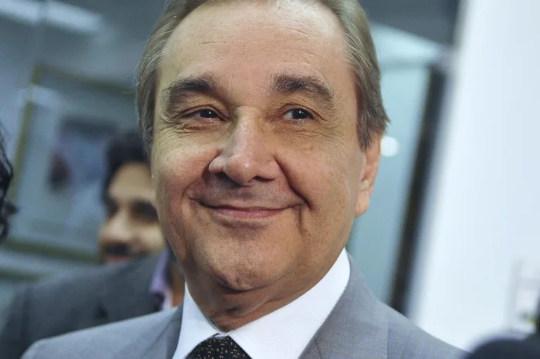 Há perspectiva de fusão com outras siglas, diz Agripino